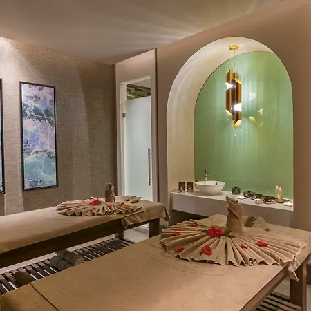 Elite World Grand Küçükyalı 5*